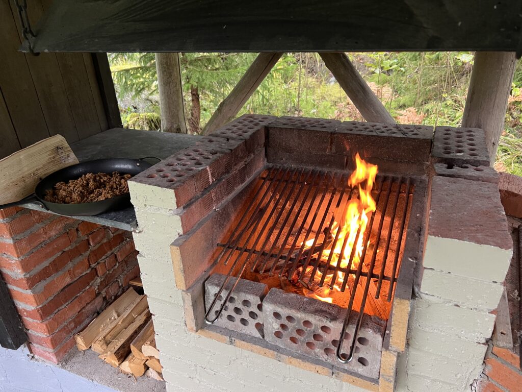 Matlagning i uteköket